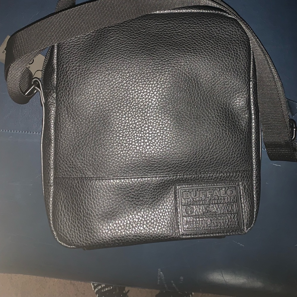 Buffalo David Bitton messenger cross bag full leather new with tags